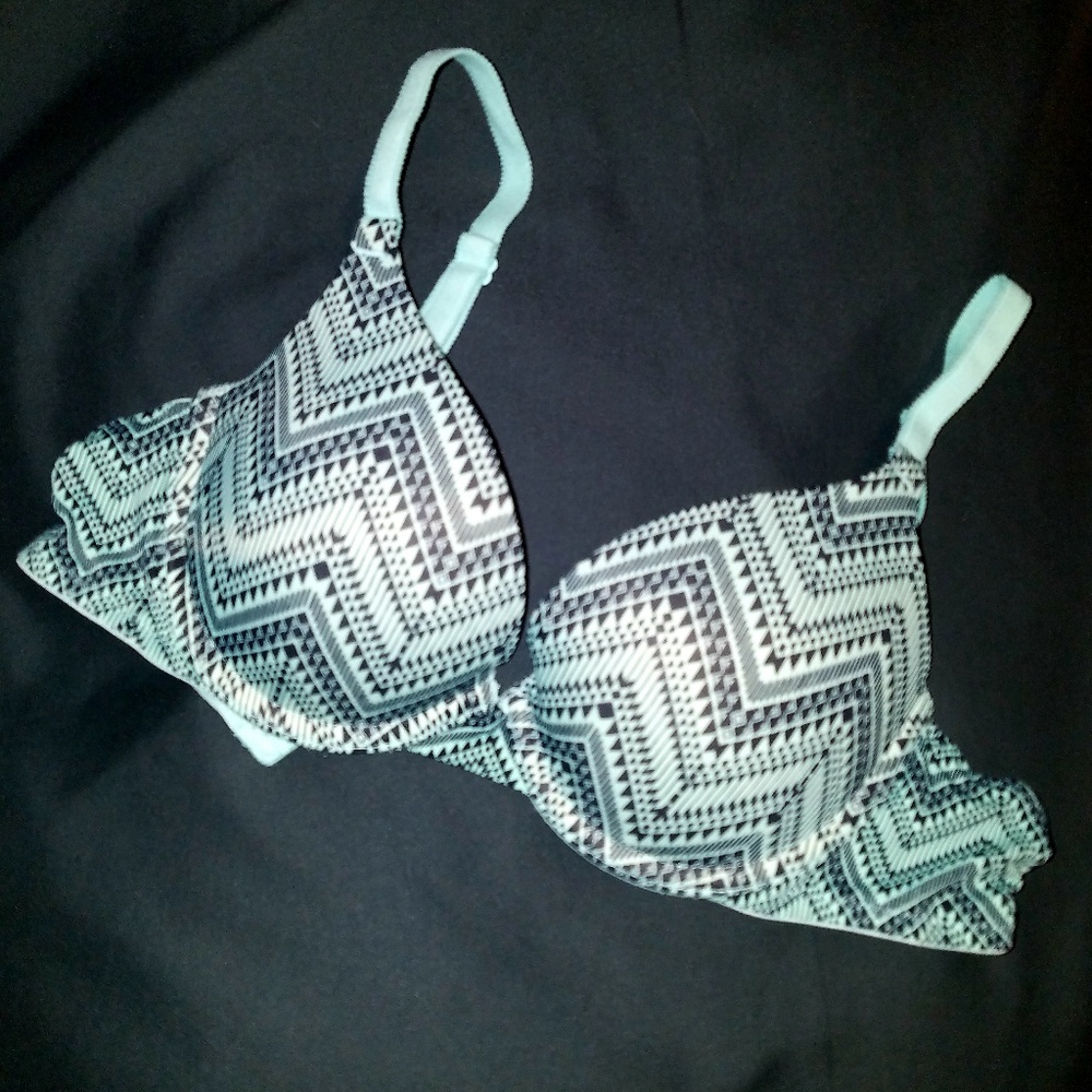 Pink Victoria's secret push-up bra 32B